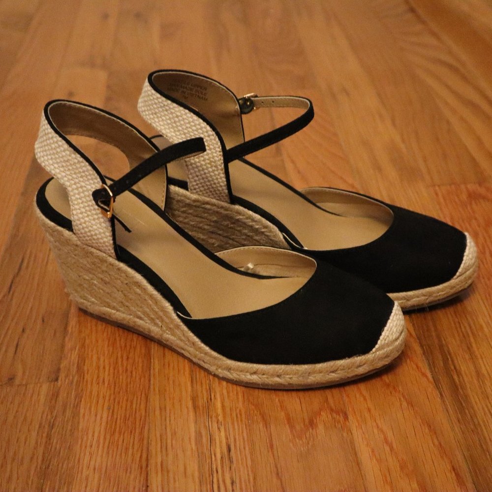 New Loft Outlet Wedge Size 7